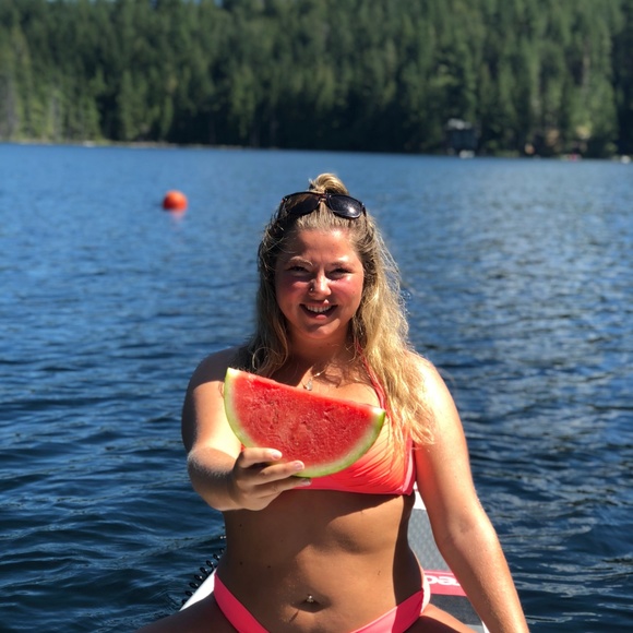 Meet your Posher, Mandy - Picture 1 of 2